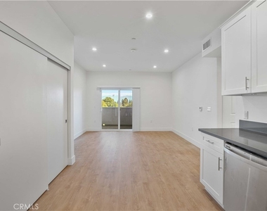 8750 Sepulveda Boulevard - Photo Thumbnail 12