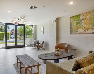 1303 S Orange Grove Avenue - Photo Thumbnail 15