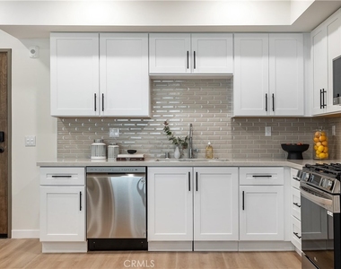 1303 S Orange Grove Avenue - Photo Thumbnail 6