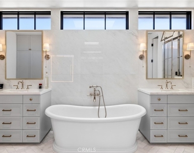 2428 The Strand - Photo Thumbnail 40