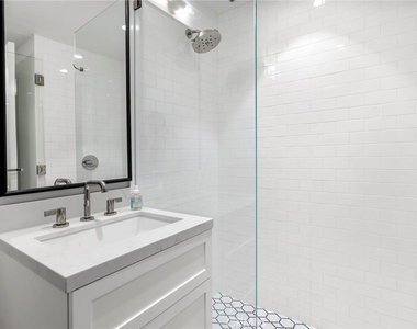 2428 The Strand - Photo Thumbnail 53