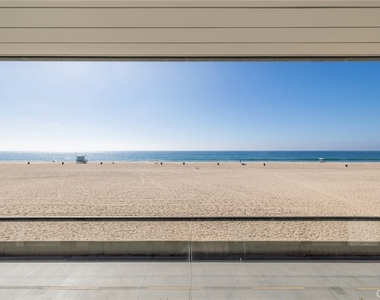 2428 The Strand - Photo Thumbnail 38