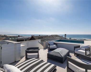 2428 The Strand - Photo Thumbnail 46