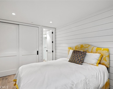 2428 The Strand - Photo Thumbnail 52