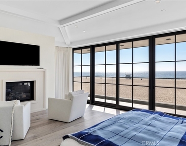2428 The Strand - Photo Thumbnail 35