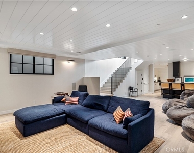 2428 The Strand - Photo Thumbnail 28