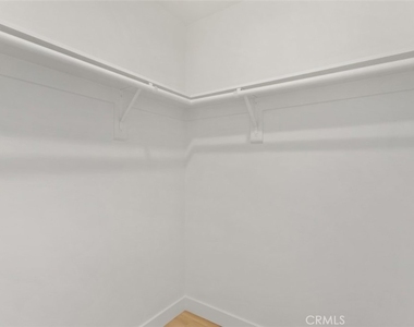 709 W 80th - Photo Thumbnail 6