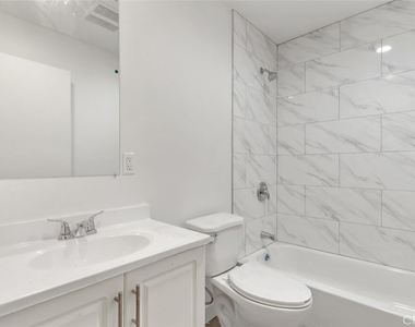 709 W 80th - Photo Thumbnail 9
