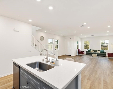 3906 E Coronado Privado - Photo Thumbnail 6
