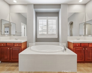 1 Bower Lane - Photo Thumbnail 24