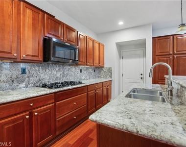 1 Bower Lane - Photo Thumbnail 16