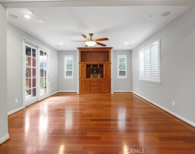 1 Bower Lane - Photo Thumbnail 8