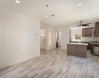 260 Victoria Street - Photo Thumbnail 7