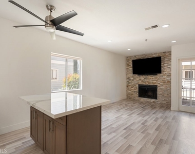 260 Victoria Street - Photo Thumbnail 4