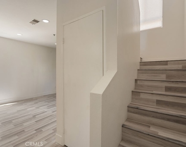 260 Victoria Street - Photo Thumbnail 16