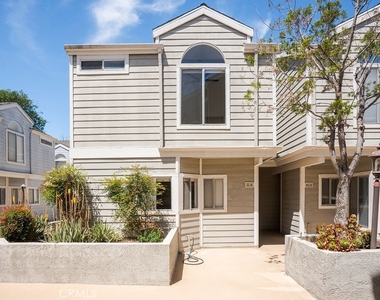 260 Victoria Street - Photo Thumbnail 2