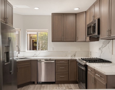260 Victoria Street - Photo Thumbnail 14