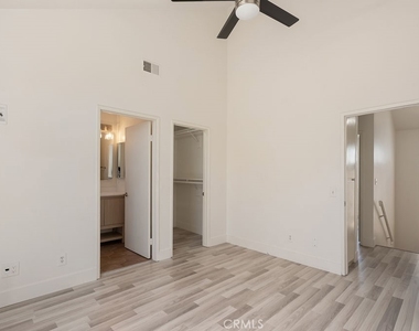 260 Victoria Street - Photo Thumbnail 24
