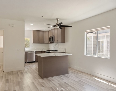 260 Victoria Street - Photo Thumbnail 9