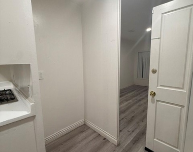 8228 Beech - Photo Thumbnail 12