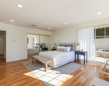 4926 Crown Avenue - Photo Thumbnail 13