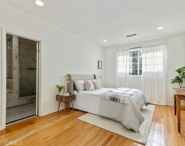 4926 Crown Avenue - Photo Thumbnail 15
