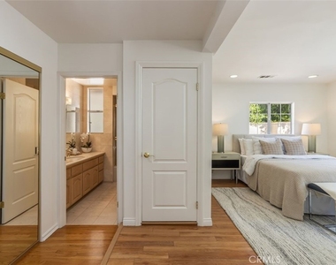 4926 Crown Avenue - Photo Thumbnail 14