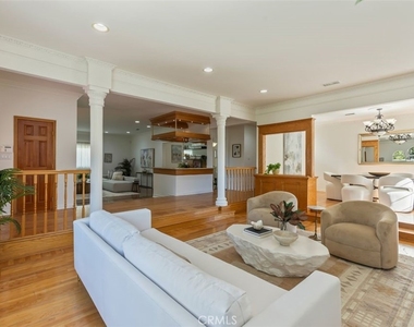 4926 Crown Avenue - Photo Thumbnail 5