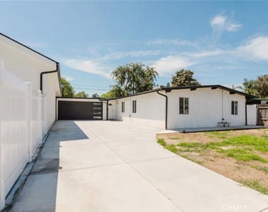 16404 Donmetz Street - Photo Thumbnail 1