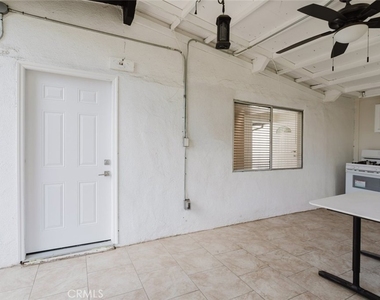 16404 Donmetz Street - Photo Thumbnail 31