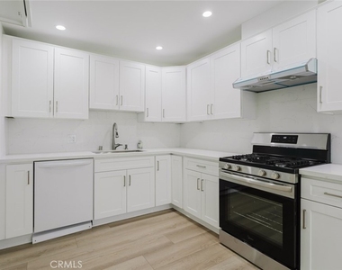 16404 Donmetz Street - Photo Thumbnail 8