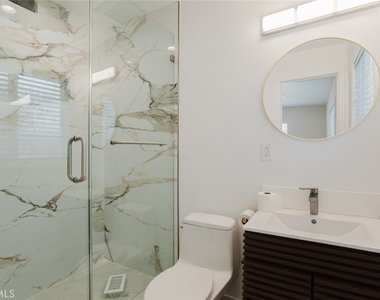 16404 Donmetz Street - Photo Thumbnail 21