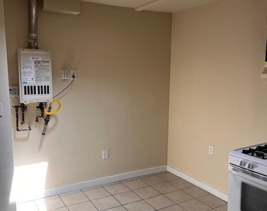 1080 Geraghty Avenue - Photo Thumbnail 1