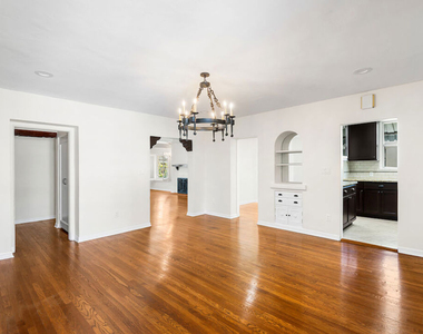 119 N Orange Drive - Photo Thumbnail 9