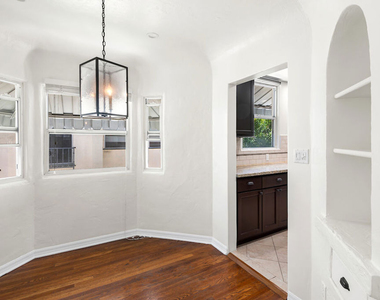 119 N Orange Drive - Photo Thumbnail 10