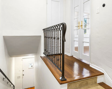 119 N Orange Drive - Photo Thumbnail 4