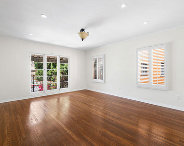 119 N Orange Drive - Photo Thumbnail 17