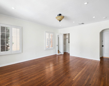 119 N Orange Drive - Photo Thumbnail 18