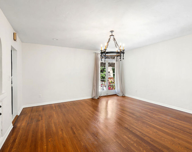 119 N Orange Drive - Photo Thumbnail 8