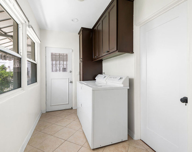 119 N Orange Drive - Photo Thumbnail 24