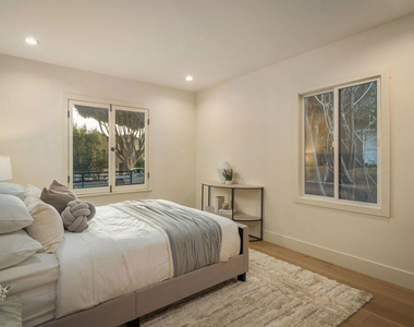 8817 Ashcroft Avenue - Photo Thumbnail 9