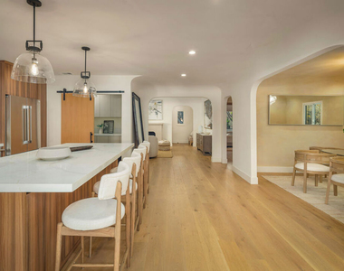 8817 Ashcroft Avenue - Photo Thumbnail 5