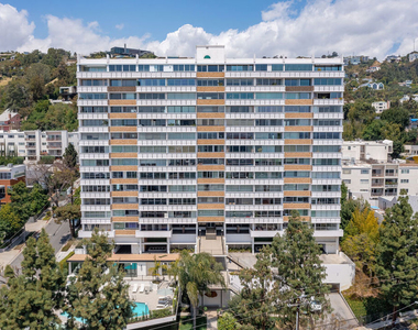 8787 Shoreham Drive - Photo Thumbnail 15