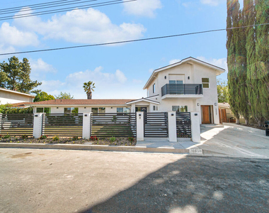 23500 Aetna Street - Photo Thumbnail 13
