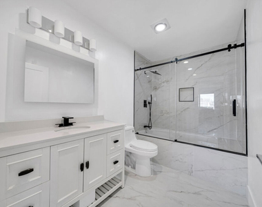 23500 Aetna Street - Photo Thumbnail 10