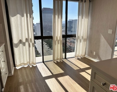 10790 Wilshire Boulevard - Photo Thumbnail 4
