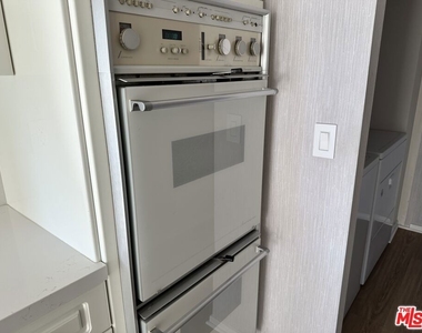 10790 Wilshire Boulevard - Photo Thumbnail 27