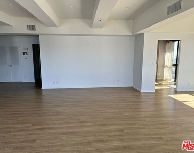 10790 Wilshire Boulevard - Photo Thumbnail 13