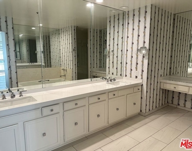 10790 Wilshire Boulevard - Photo Thumbnail 20