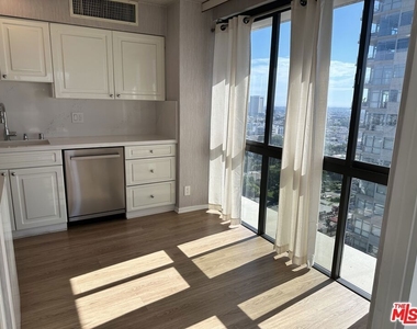 10790 Wilshire Boulevard - Photo Thumbnail 5